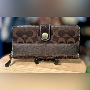 Coach Brown Jacquard Signature C Snap Clasp Wallet EUC!​